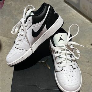 Air Jordan 1 low black white 5